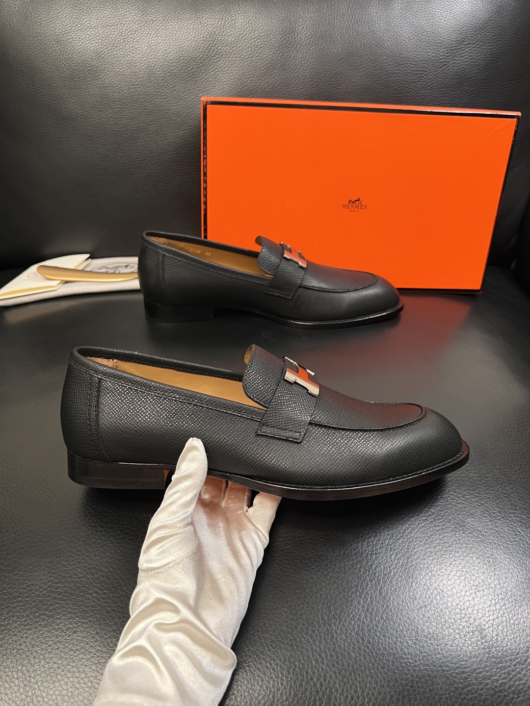 Hermes  高品质  顶级工艺品 爱马仕 皮鞋专柜同步 原厂配置，意大利进口原版牛皮面料，透气舒适进