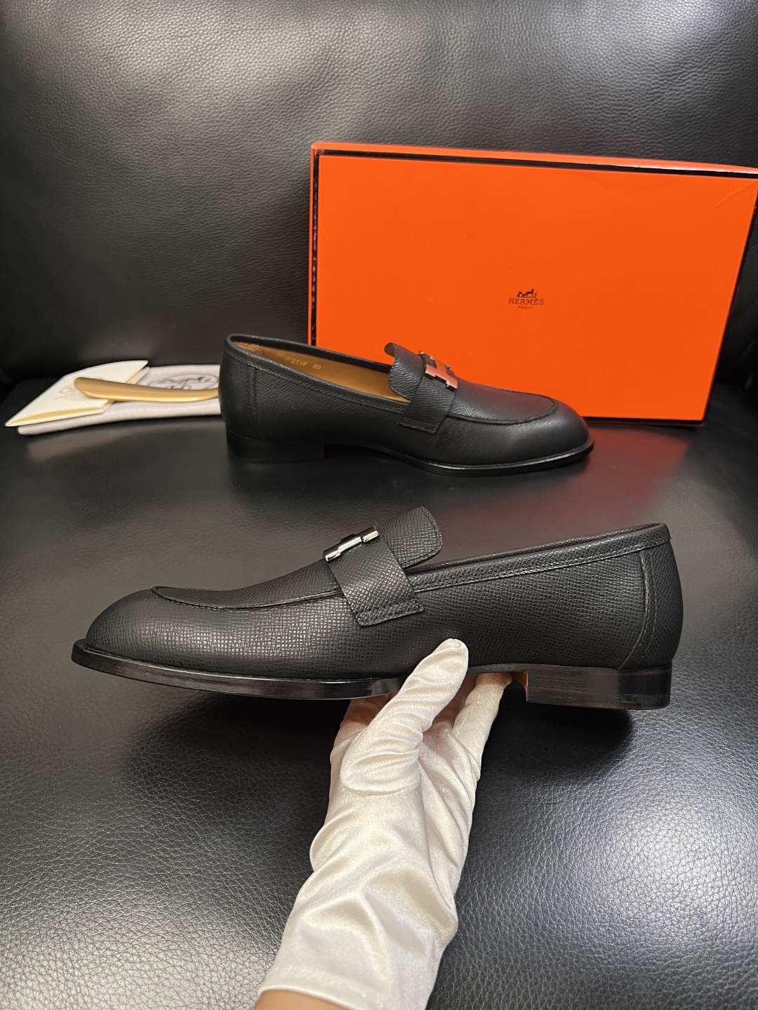 Hermes  高品质  顶级工艺品 爱马仕 皮鞋专柜同步 原厂配置，意大利进口原版牛皮面料，透气舒适进