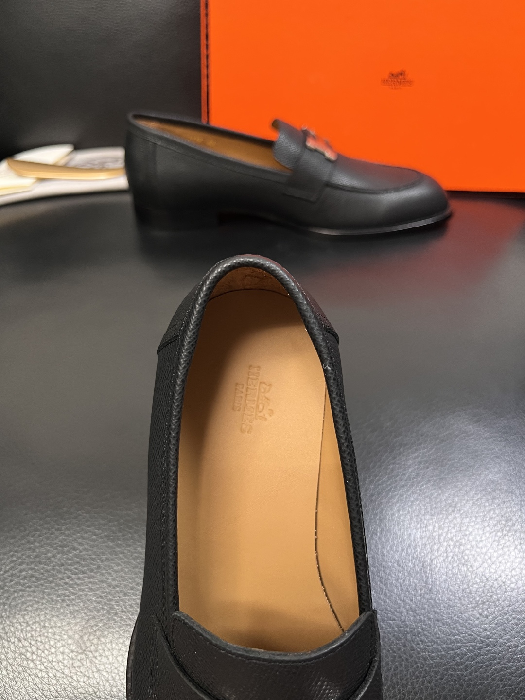 Hermes  高品质  顶级工艺品 爱马仕 皮鞋专柜同步 原厂配置，意大利进口原版牛皮面料，透气舒适进