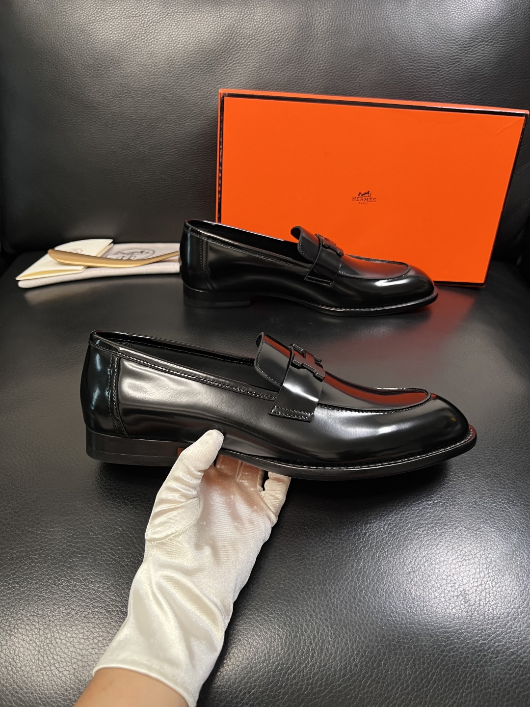 Hermes  高品质  顶级工艺品 爱马仕 皮鞋专柜同步 原厂配置，意大利进口原版牛皮面料，透气舒适进