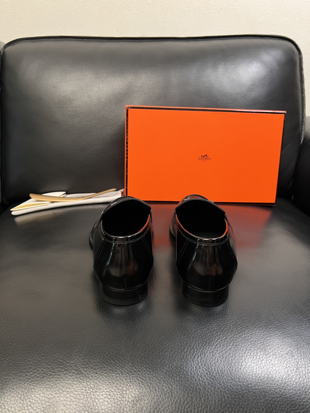 Hermes  高品质  顶级工艺品 爱马仕 皮鞋专柜同步 原厂配置，意大利进口原版牛皮面料，透气舒适进