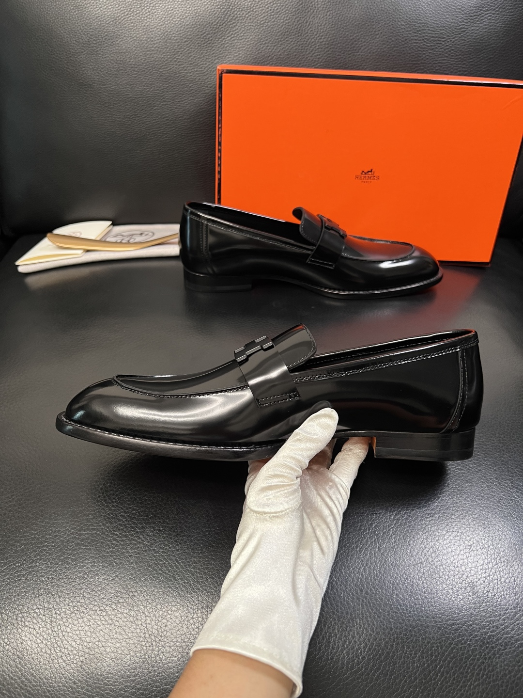 Hermes  高品质  顶级工艺品 爱马仕 皮鞋专柜同步 原厂配置，意大利进口原版牛皮面料，透气舒适进