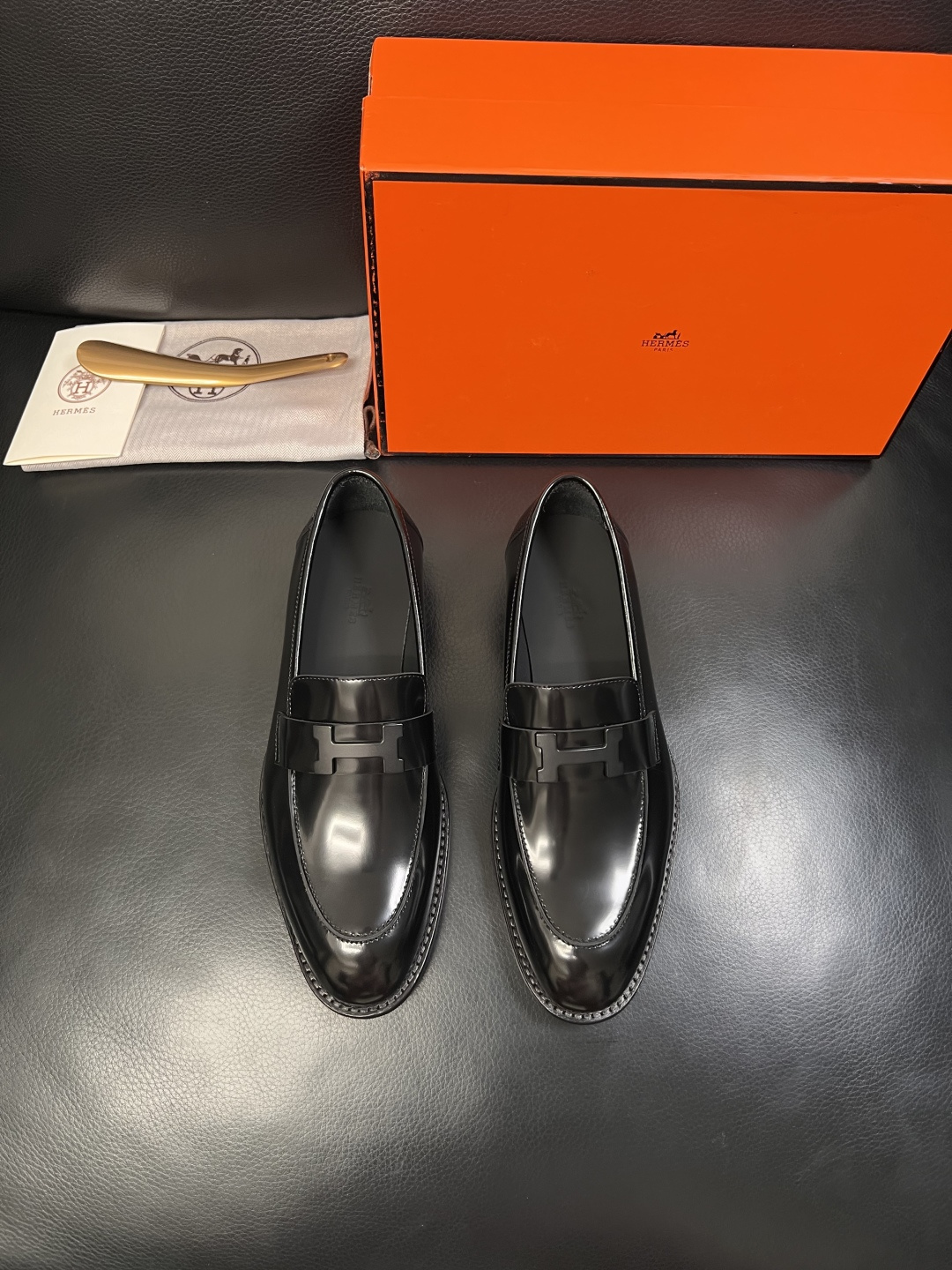Hermes  高品质  顶级工艺品 爱马仕 皮鞋专柜同步 原厂配置，意大利进口原版牛皮面料，透气舒适进