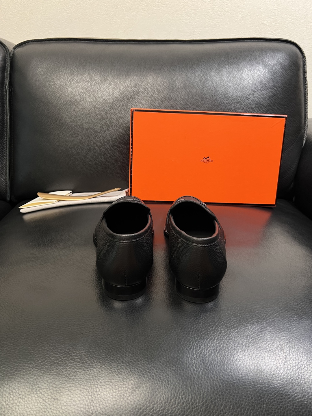 Hermes  高品质  顶级工艺品 爱马仕 皮鞋专柜同步 原厂配置，意大利进口原版牛皮面料，透气舒适进