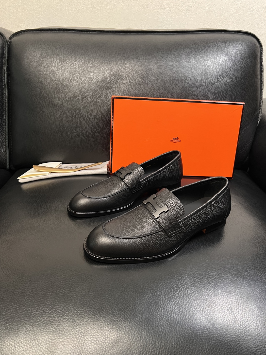 Hermes  高品质  顶级工艺品 爱马仕 皮鞋专柜同步 原厂配置，意大利进口原版牛皮面料，透气舒适进