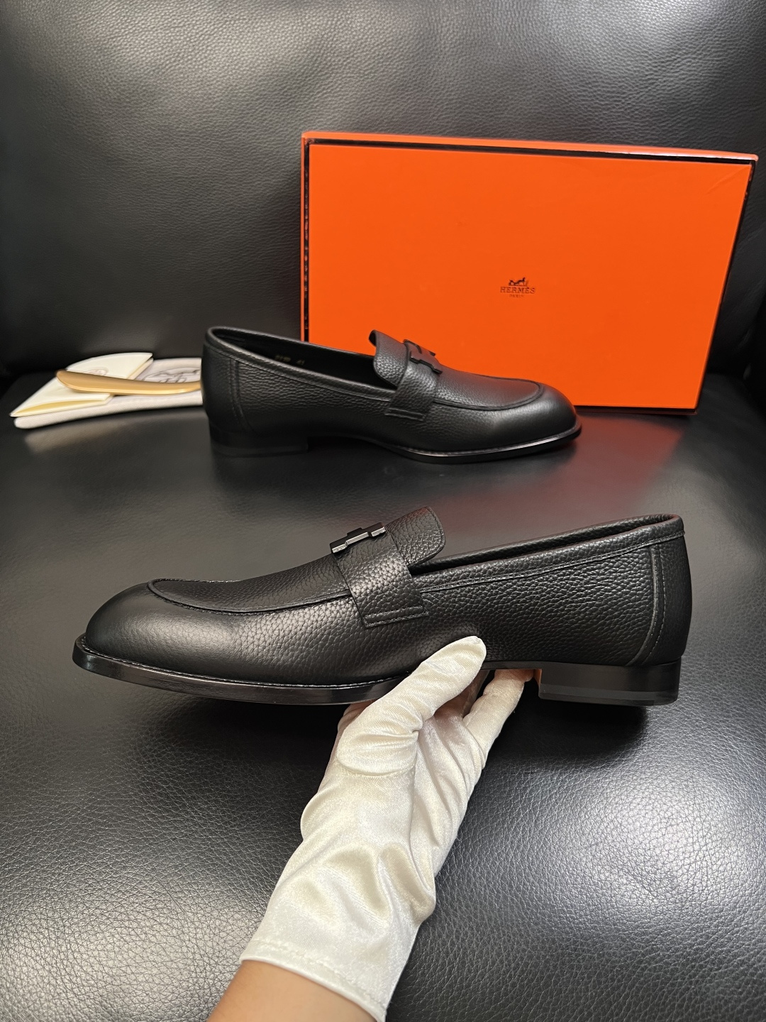 Hermes  高品质  顶级工艺品 爱马仕 皮鞋专柜同步 原厂配置，意大利进口原版牛皮面料，透气舒适进