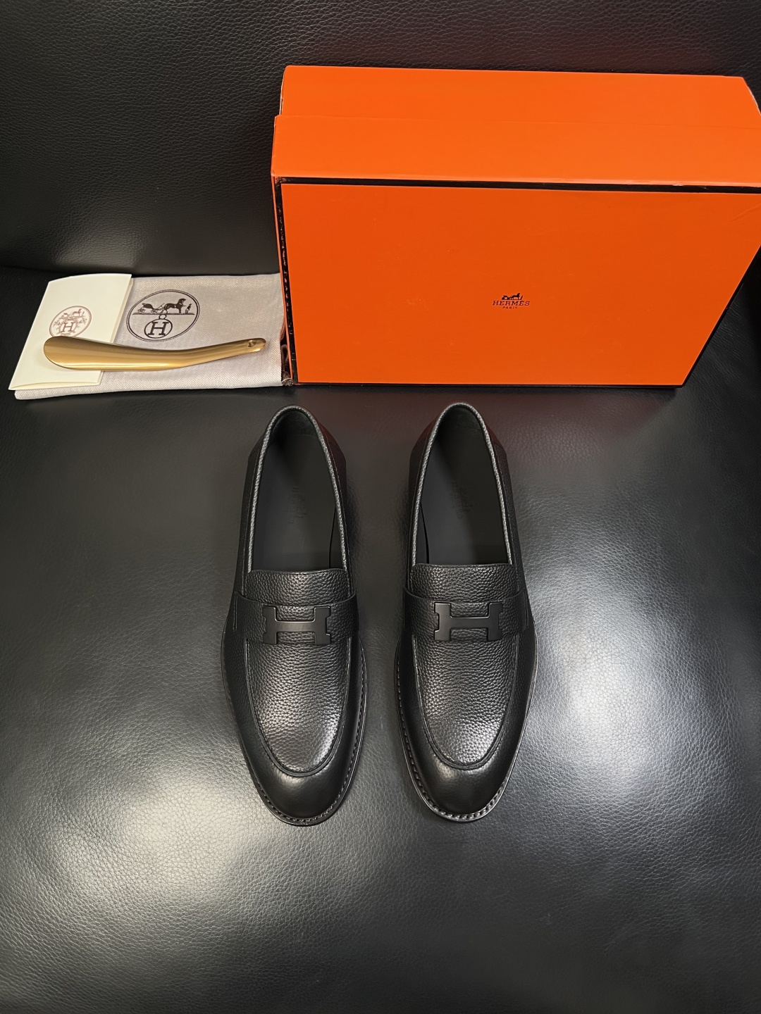Hermes  高品质  顶级工艺品 爱马仕 皮鞋专柜同步 原厂配置，意大利进口原版牛皮面料，透气舒适进