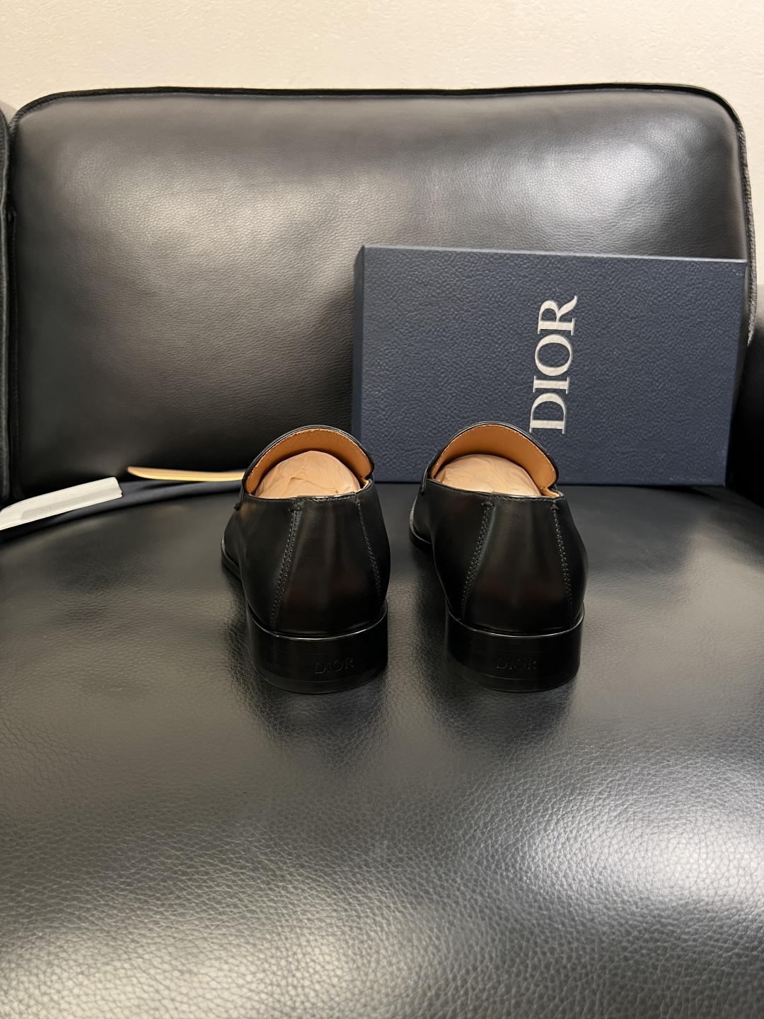 Dior  高品质  顶级工艺品  迪奥  皮鞋系列专柜同步原厂配置，意大利进口牛皮，全进口水染牛皮里垫