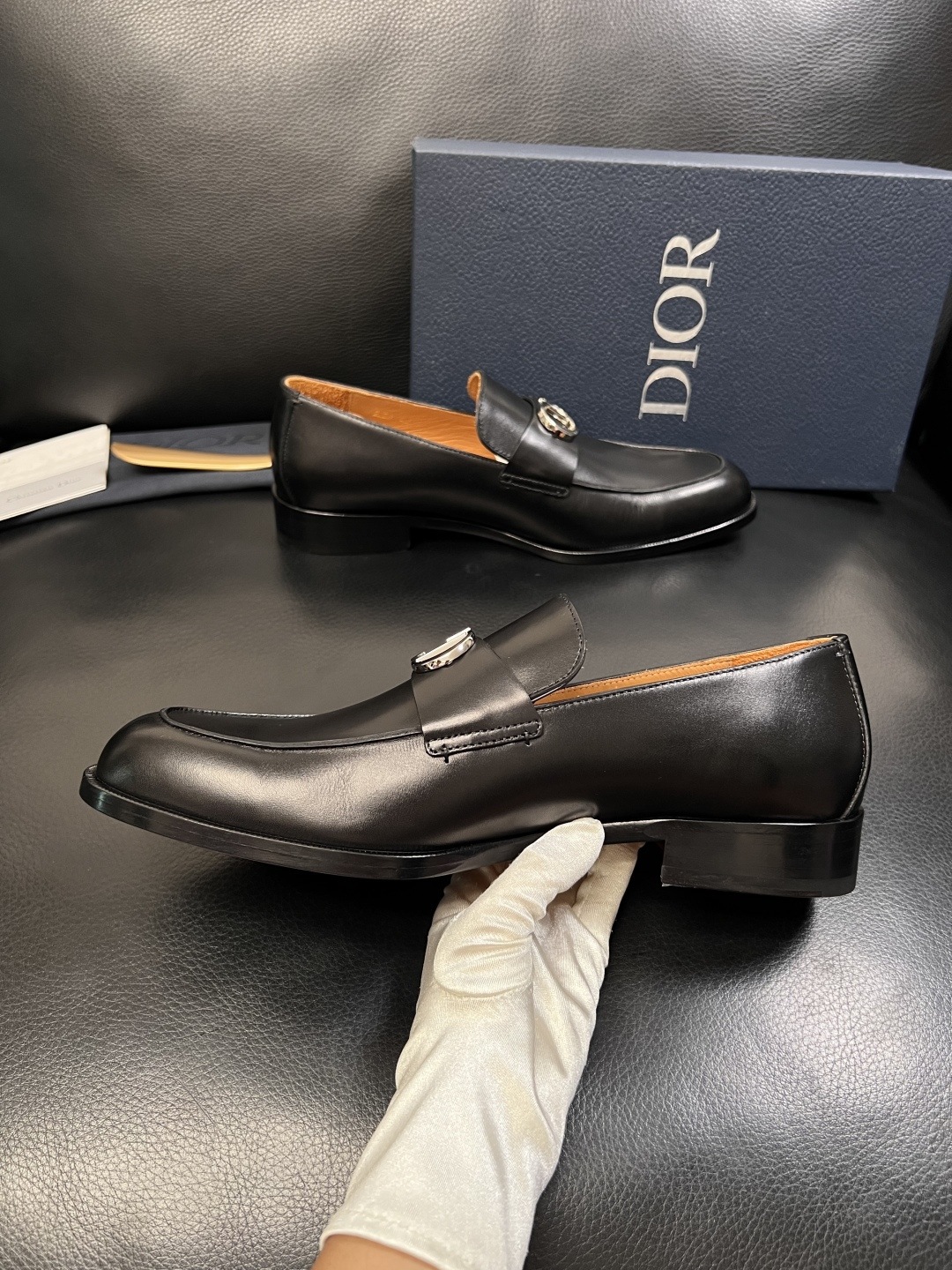 Dior  高品质  顶级工艺品  迪奥  皮鞋系列专柜同步原厂配置，意大利进口牛皮，全进口水染牛皮里垫