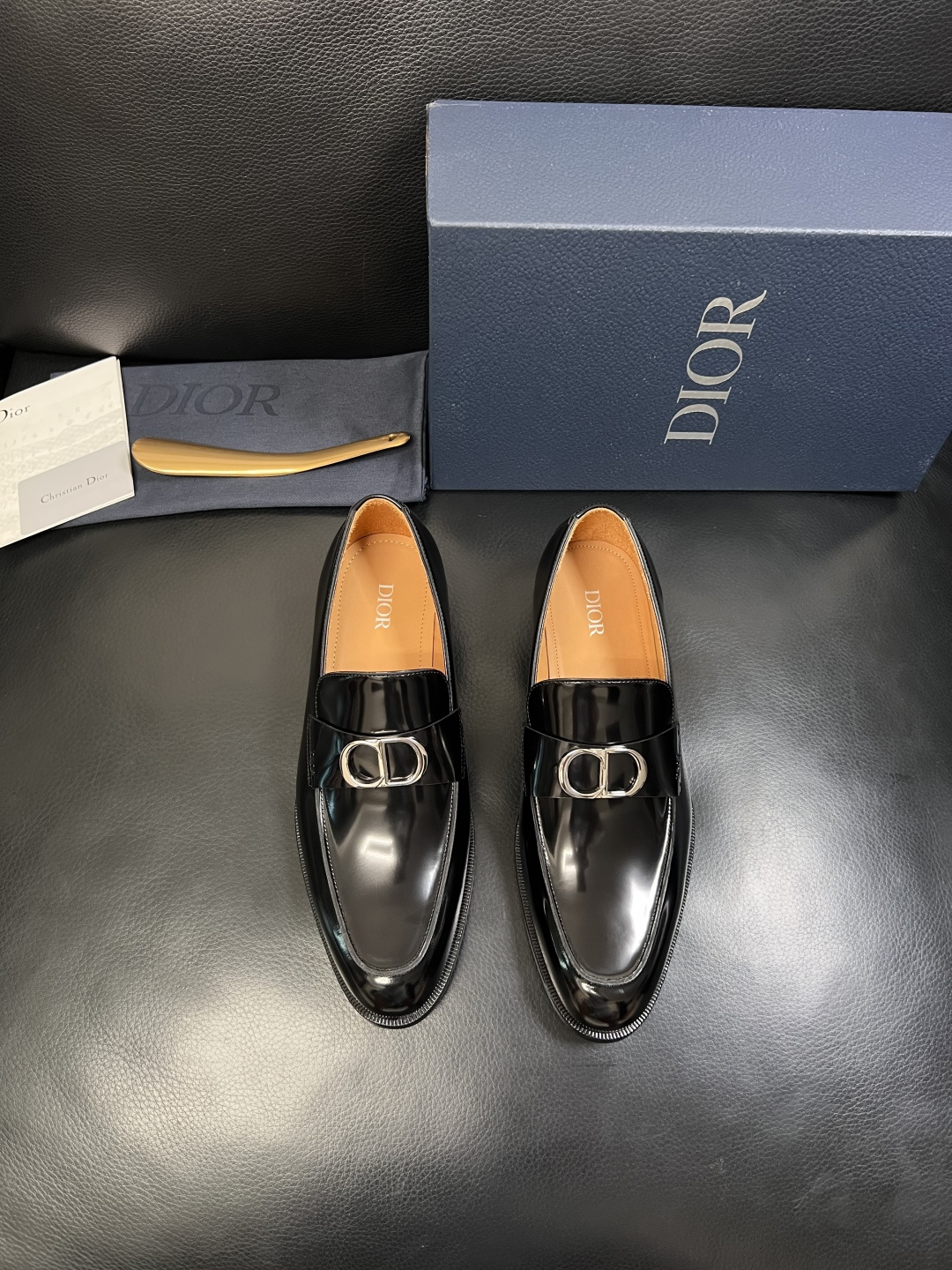 Dior  高品质  顶级工艺品  迪奥  皮鞋系列专柜同步原厂配置，意大利进口牛皮，全进口水染牛皮里垫