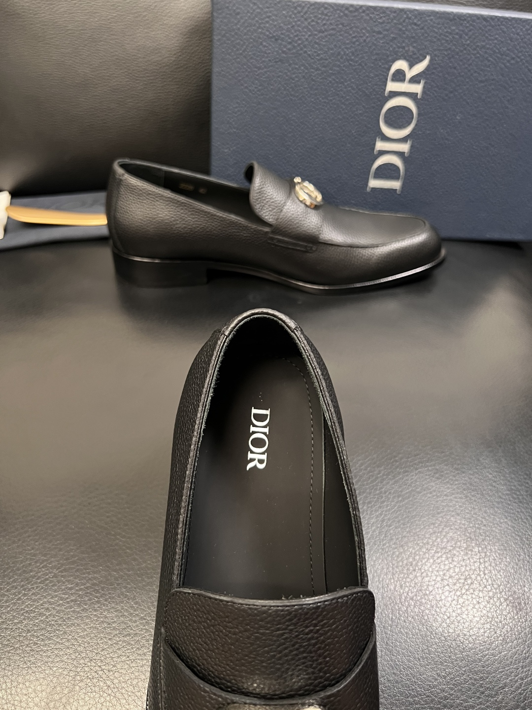 Dior  高品质  顶级工艺品  迪奥  皮鞋系列专柜同步原厂配置，意大利进口牛皮，全进口水染牛皮里垫