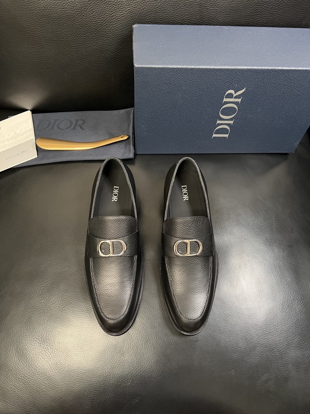Dior  高品质  顶级工艺品  迪奥  皮鞋系列专柜同步原厂配置，意大利进口牛皮，全进口水染牛皮里垫
