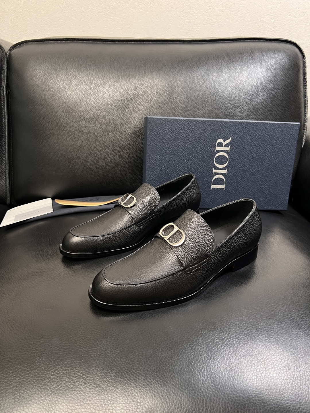 Dior  高品质  顶级工艺品  迪奥  皮鞋系列专柜同步原厂配置，意大利进口牛皮，全进口水染牛皮里垫