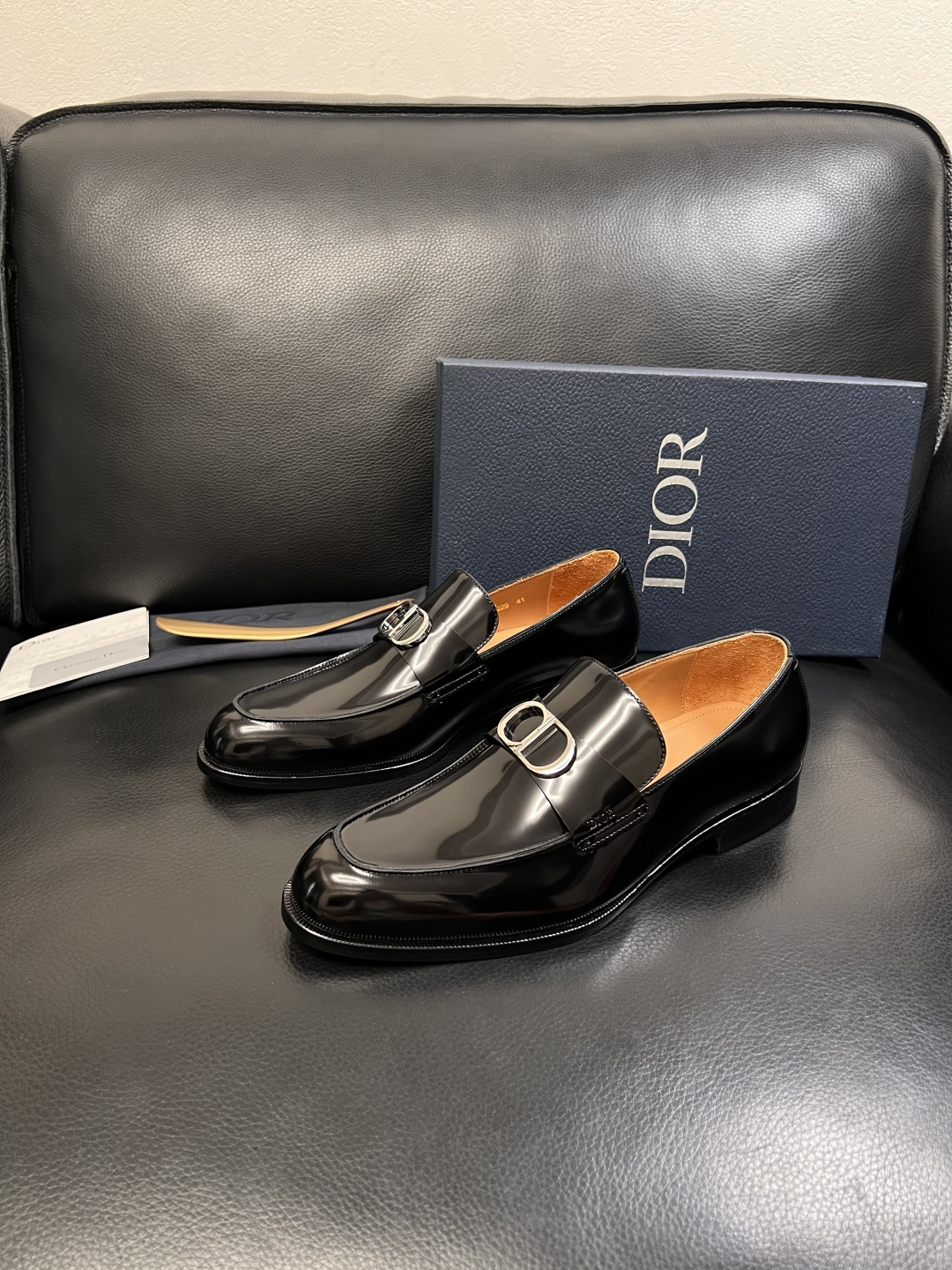 Dior  高品质  顶级工艺品  迪奥  皮鞋系列专柜同步原厂配置，意大利进口牛皮，全进口水染牛皮里垫