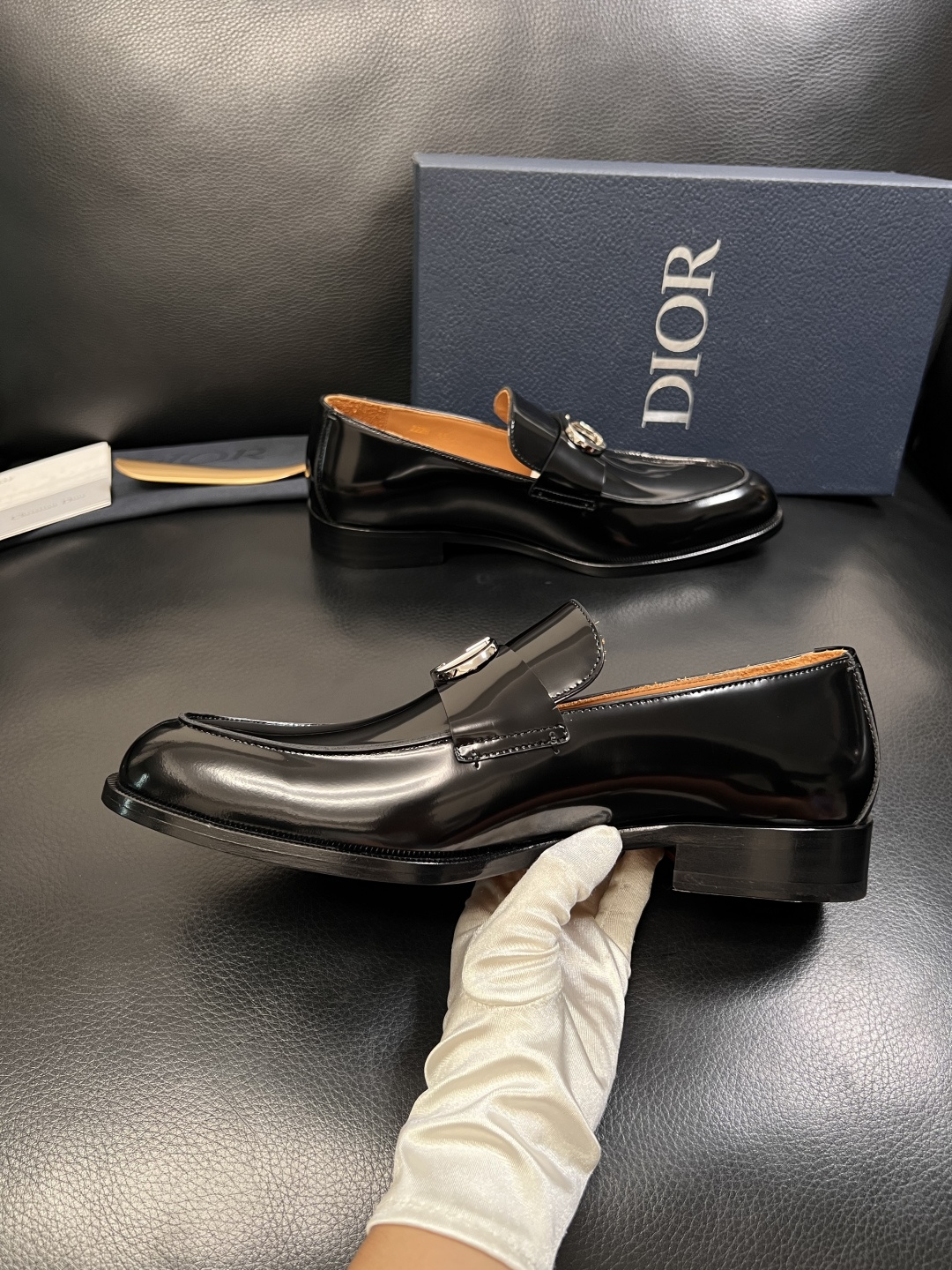 Dior  高品质  顶级工艺品  迪奥  皮鞋系列专柜同步原厂配置，意大利进口牛皮，全进口水染牛皮里垫