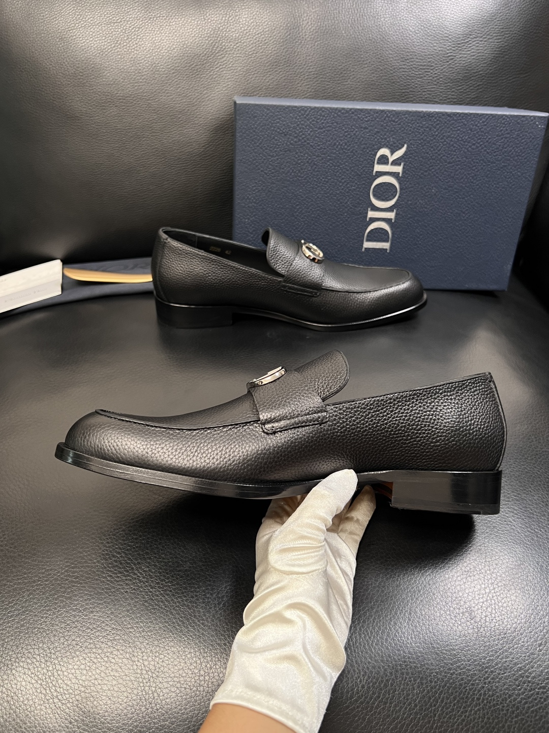 Dior  高品质  顶级工艺品  迪奥  皮鞋系列专柜同步原厂配置，意大利进口牛皮，全进口水染牛皮里垫