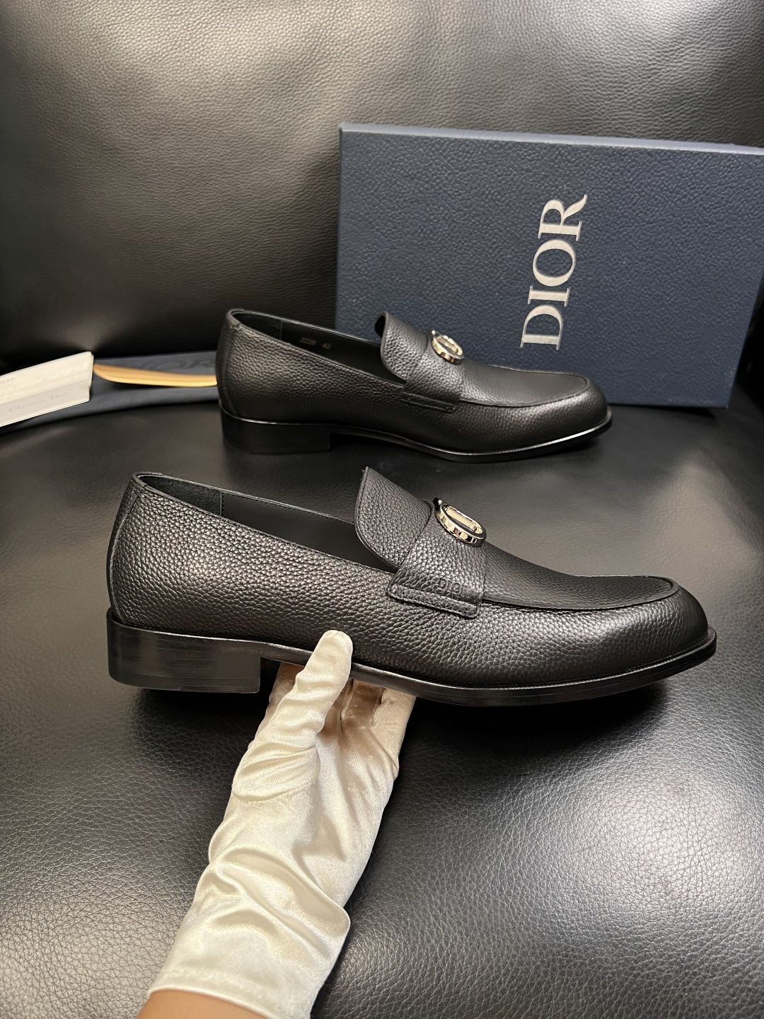 Dior  高品质  顶级工艺品  迪奥  皮鞋系列专柜同步原厂配置，意大利进口牛皮，全进口水染牛皮里垫