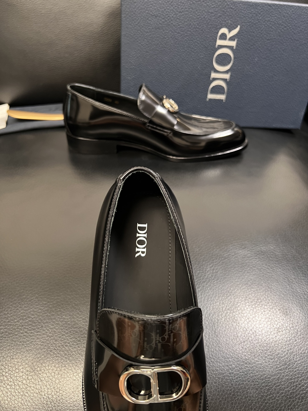 Dior  高品质  顶级工艺品  迪奥  皮鞋系列专柜同步原厂配置，意大利进口牛皮，全进口水染牛皮里垫