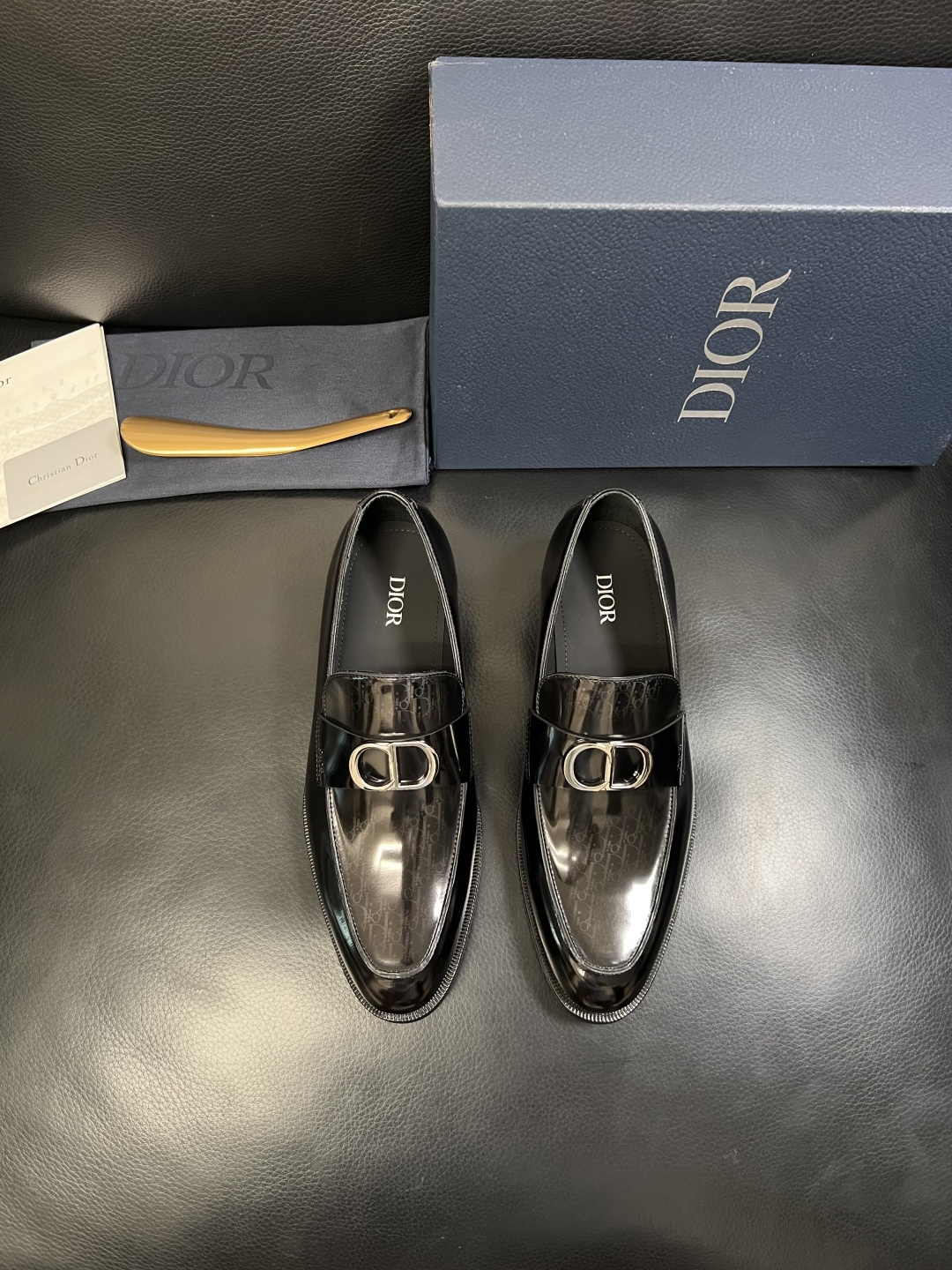 Dior  高品质  顶级工艺品  迪奥  皮鞋系列专柜同步原厂配置，意大利进口牛皮，全进口水染牛皮里垫