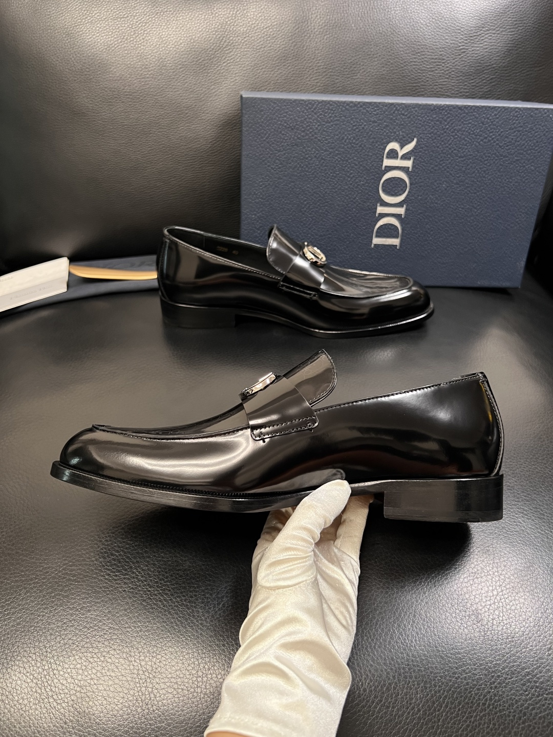 Dior  高品质  顶级工艺品  迪奥  皮鞋系列专柜同步原厂配置，意大利进口牛皮，全进口水染牛皮里垫