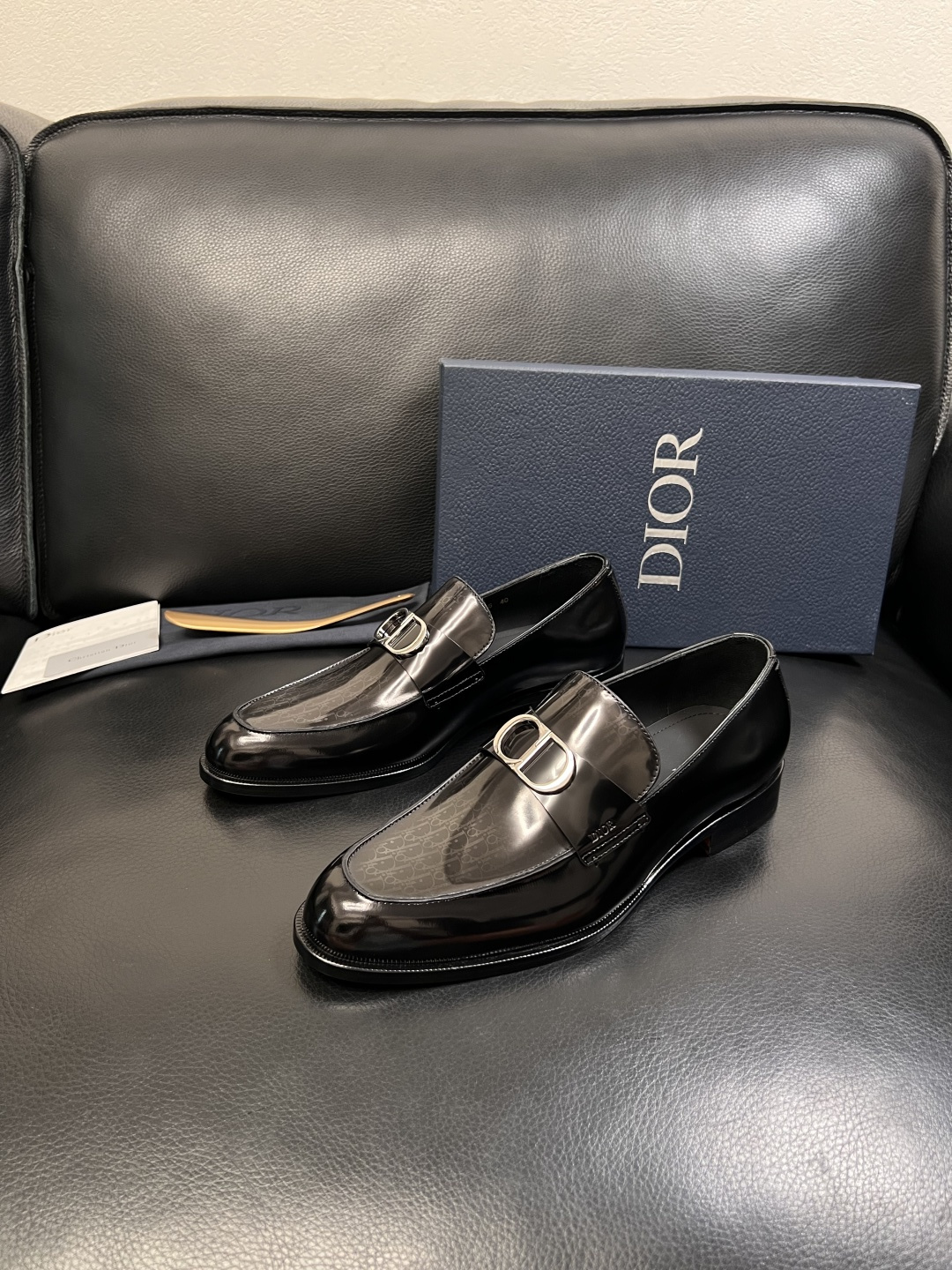 Dior  高品质  顶级工艺品  迪奥  皮鞋系列专柜同步原厂配置，意大利进口牛皮，全进口水染牛皮里垫