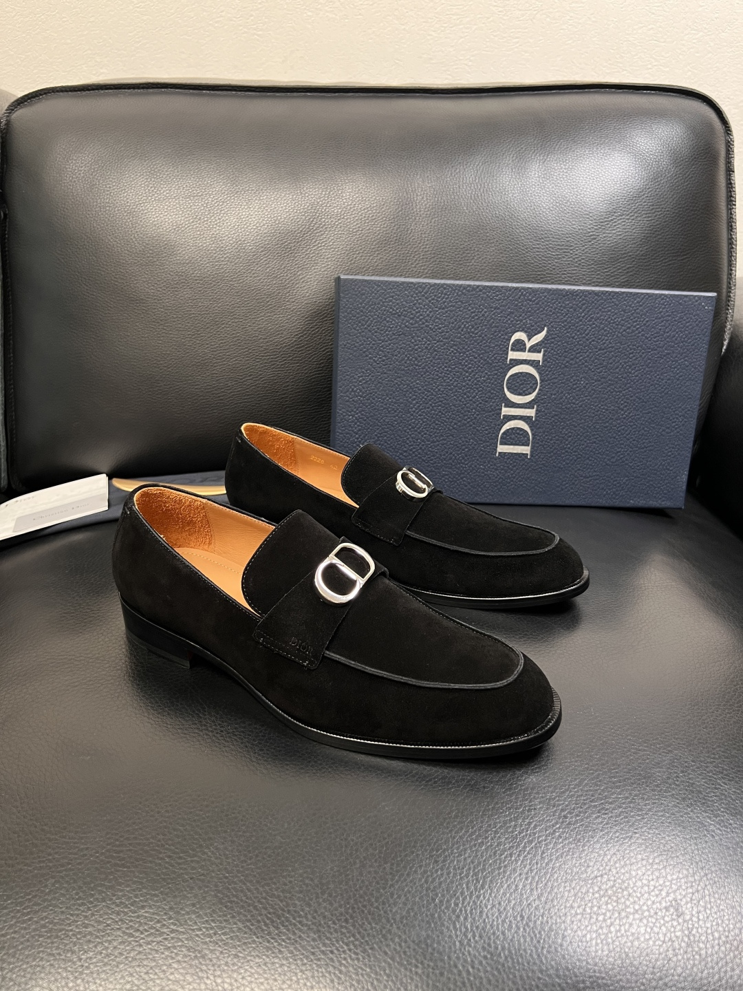 Dior  高品质  顶级工艺品  迪奥  皮鞋系列专柜同步原厂配置，意大利进口牛皮，全进口水染牛皮里垫