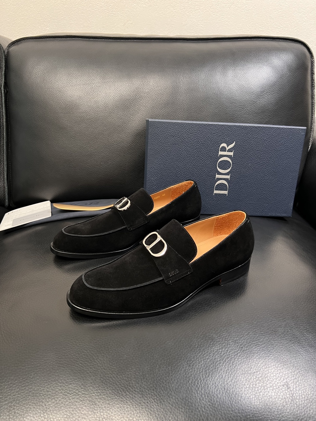 Dior  高品质  顶级工艺品  迪奥  皮鞋系列专柜同步原厂配置，意大利进口牛皮，全进口水染牛皮里垫