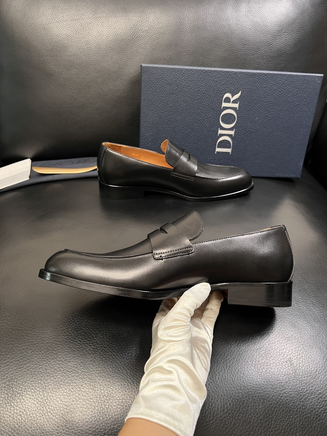 Dior  高品质  顶级工艺品  迪奥  皮鞋系列专柜同步原厂配置，意大利进口牛皮，全进口水染牛皮里垫