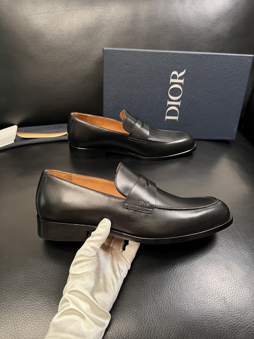 Dior  高品质  顶级工艺品  迪奥  皮鞋系列专柜同步原厂配置，意大利进口牛皮，全进口水染牛皮里垫