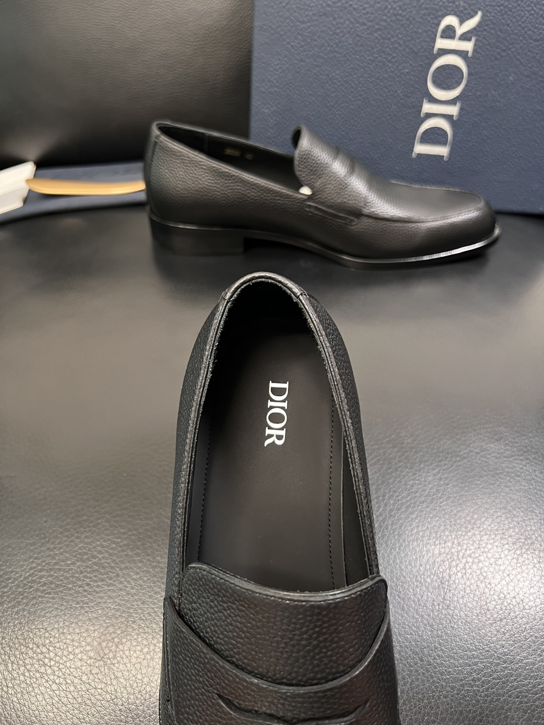 Dior  高品质  顶级工艺品  迪奥  皮鞋系列专柜同步原厂配置，意大利进口牛皮，全进口水染牛皮里垫