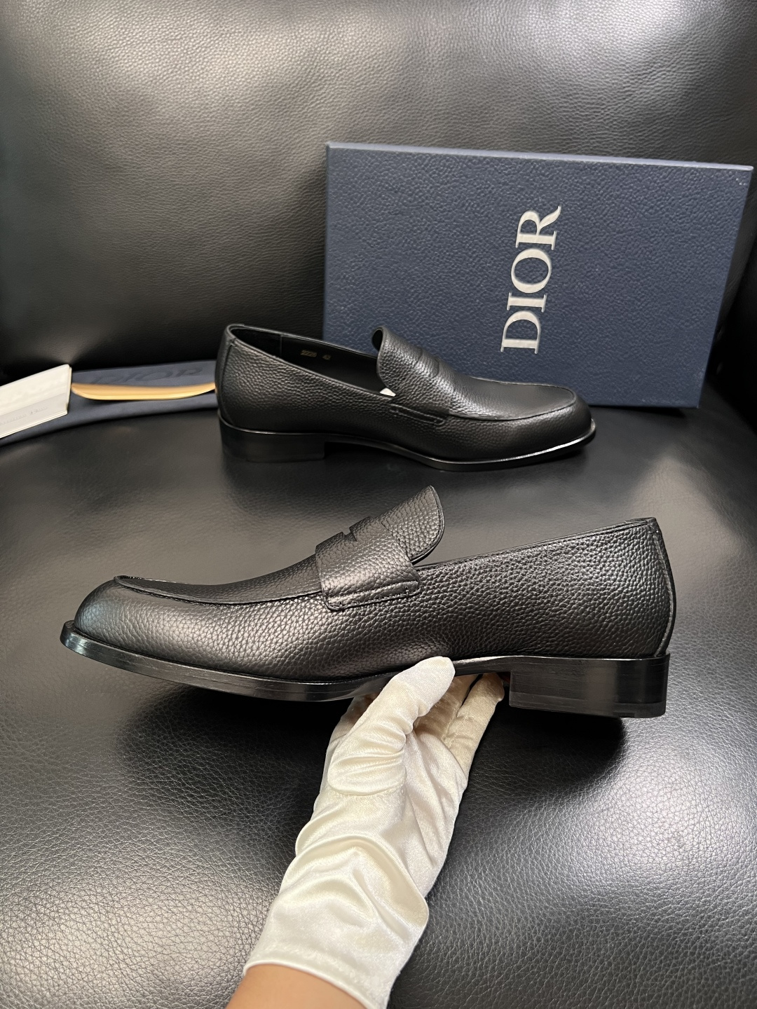 Dior  高品质  顶级工艺品  迪奥  皮鞋系列专柜同步原厂配置，意大利进口牛皮，全进口水染牛皮里垫