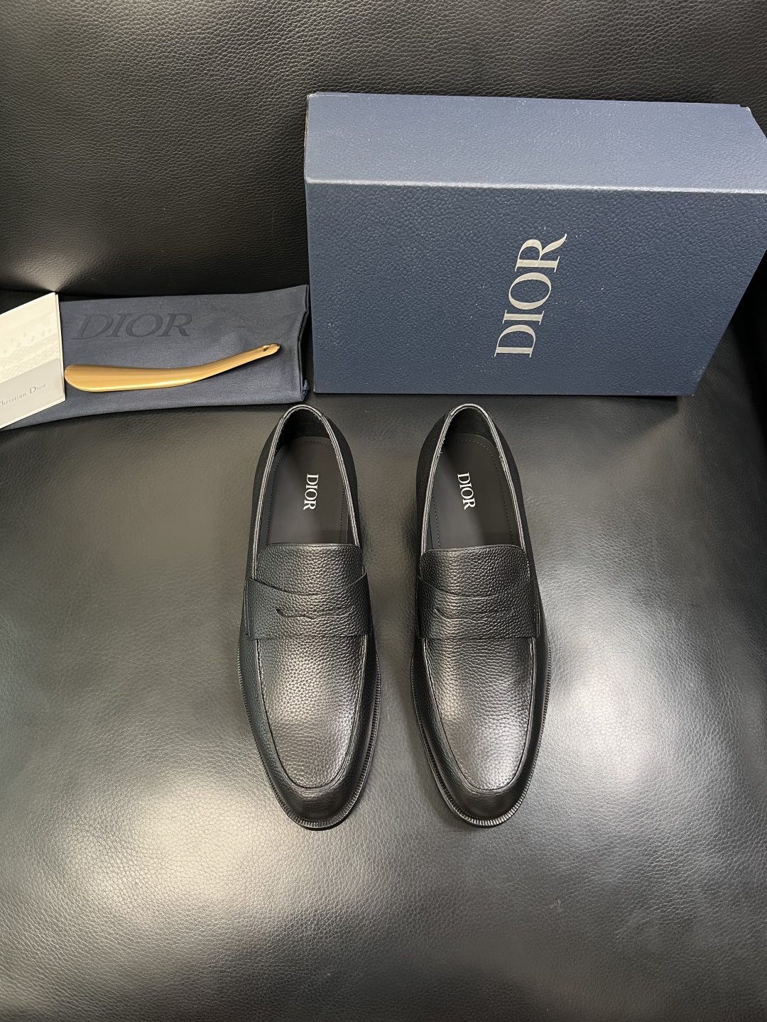 Dior  高品质  顶级工艺品  迪奥  皮鞋系列专柜同步原厂配置，意大利进口牛皮，全进口水染牛皮里垫