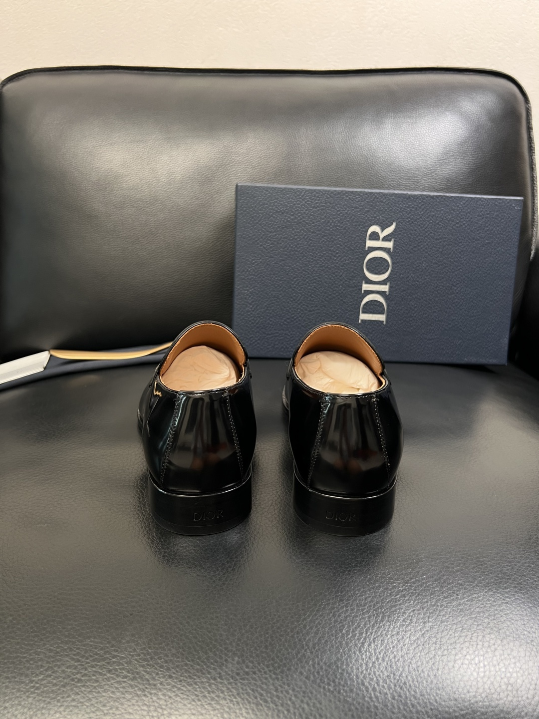 Dior  高品质  顶级工艺品  迪奥  皮鞋系列专柜同步原厂配置，意大利进口牛皮，全进口水染牛皮里垫