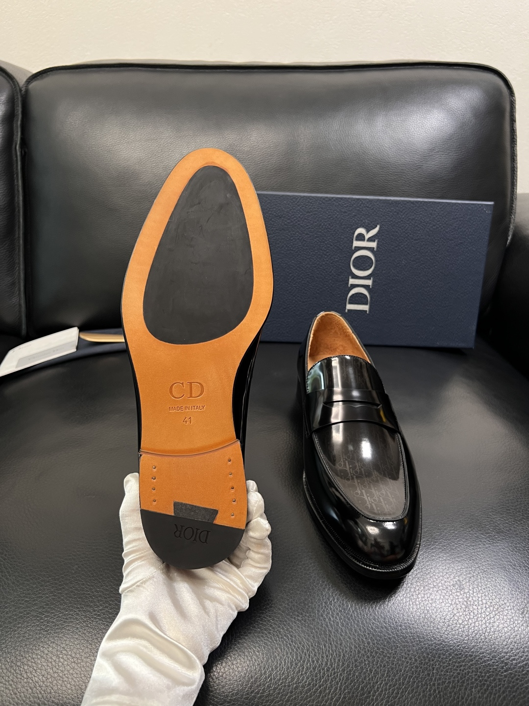 Dior  高品质  顶级工艺品  迪奥  皮鞋系列专柜同步原厂配置，意大利进口牛皮，全进口水染牛皮里垫