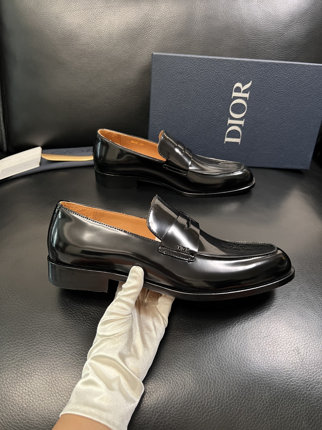 Dior  高品质  顶级工艺品  迪奥  皮鞋系列专柜同步原厂配置，意大利进口牛皮，全进口水染牛皮里垫