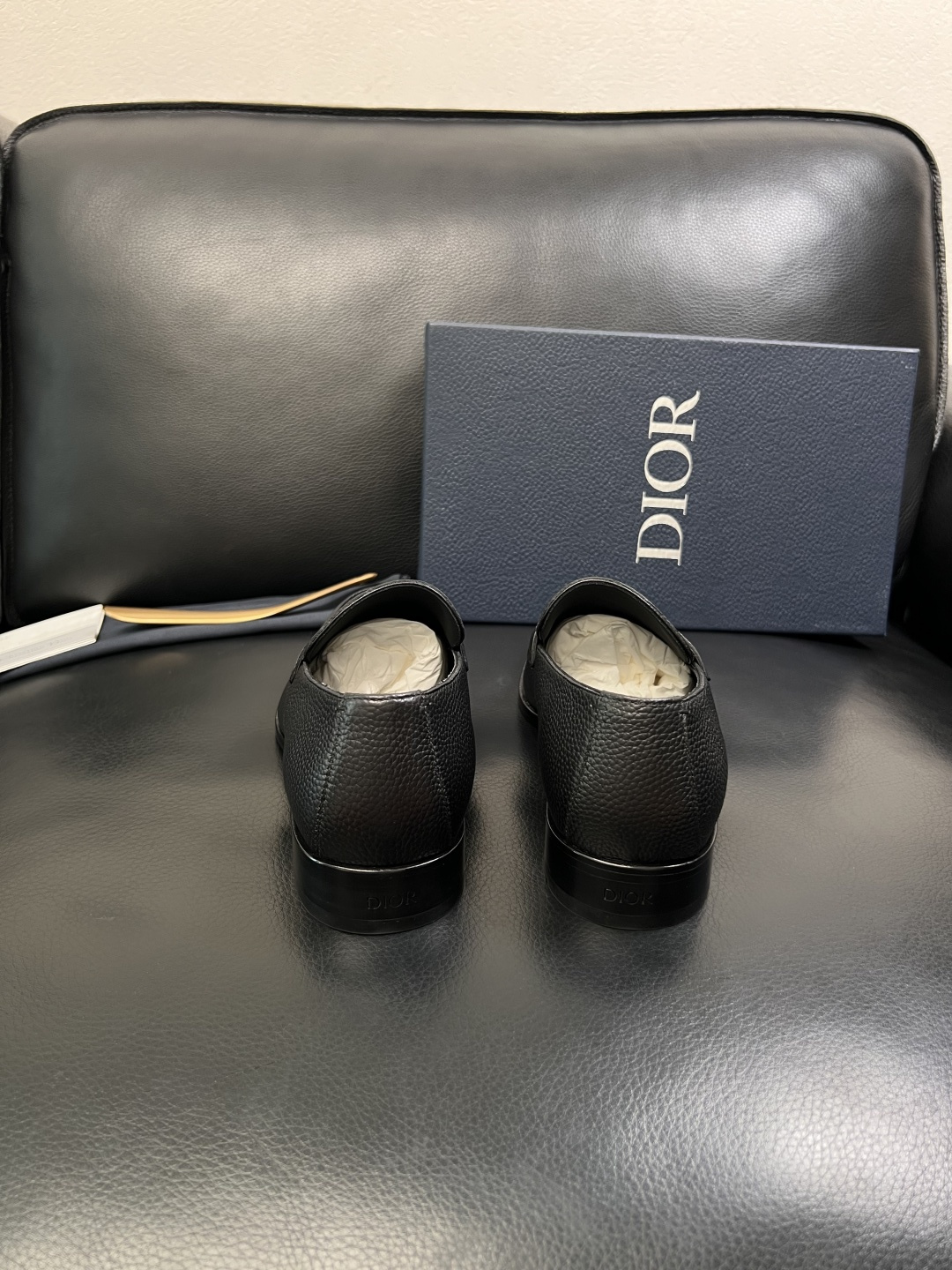 Dior  高品质  顶级工艺品  迪奥  皮鞋系列专柜同步原厂配置，意大利进口牛皮，全进口水染牛皮里垫