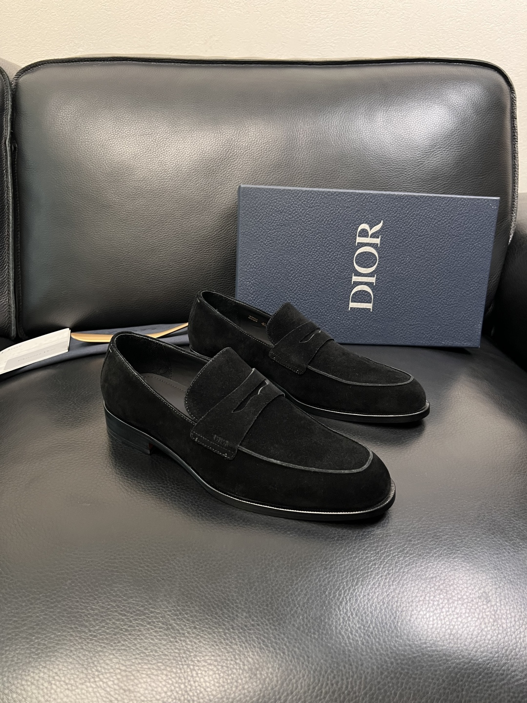 Dior  高品质  顶级工艺品  迪奥  皮鞋系列专柜同步原厂配置，意大利进口牛皮，全进口水染牛皮里垫