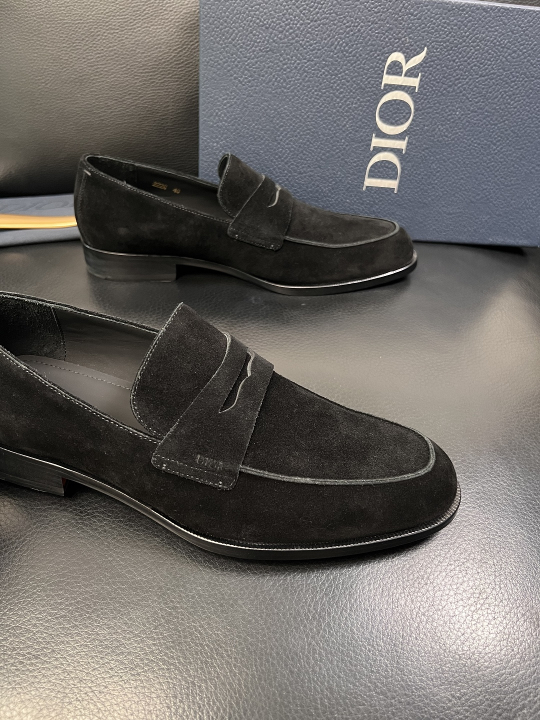 Dior  高品质  顶级工艺品  迪奥  皮鞋系列专柜同步原厂配置，意大利进口牛皮，全进口水染牛皮里垫