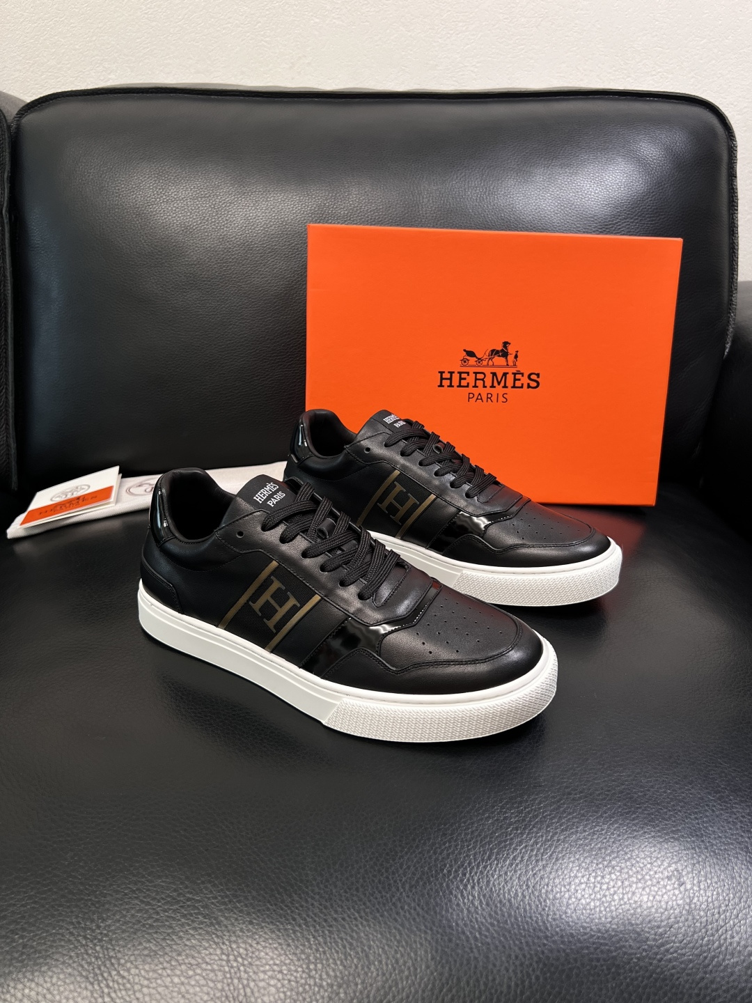 Hermes  高品质  顶级工艺品  爱马仕 专柜同步发售原厂配置，意大利进口原版牛皮面料，高品质拼接