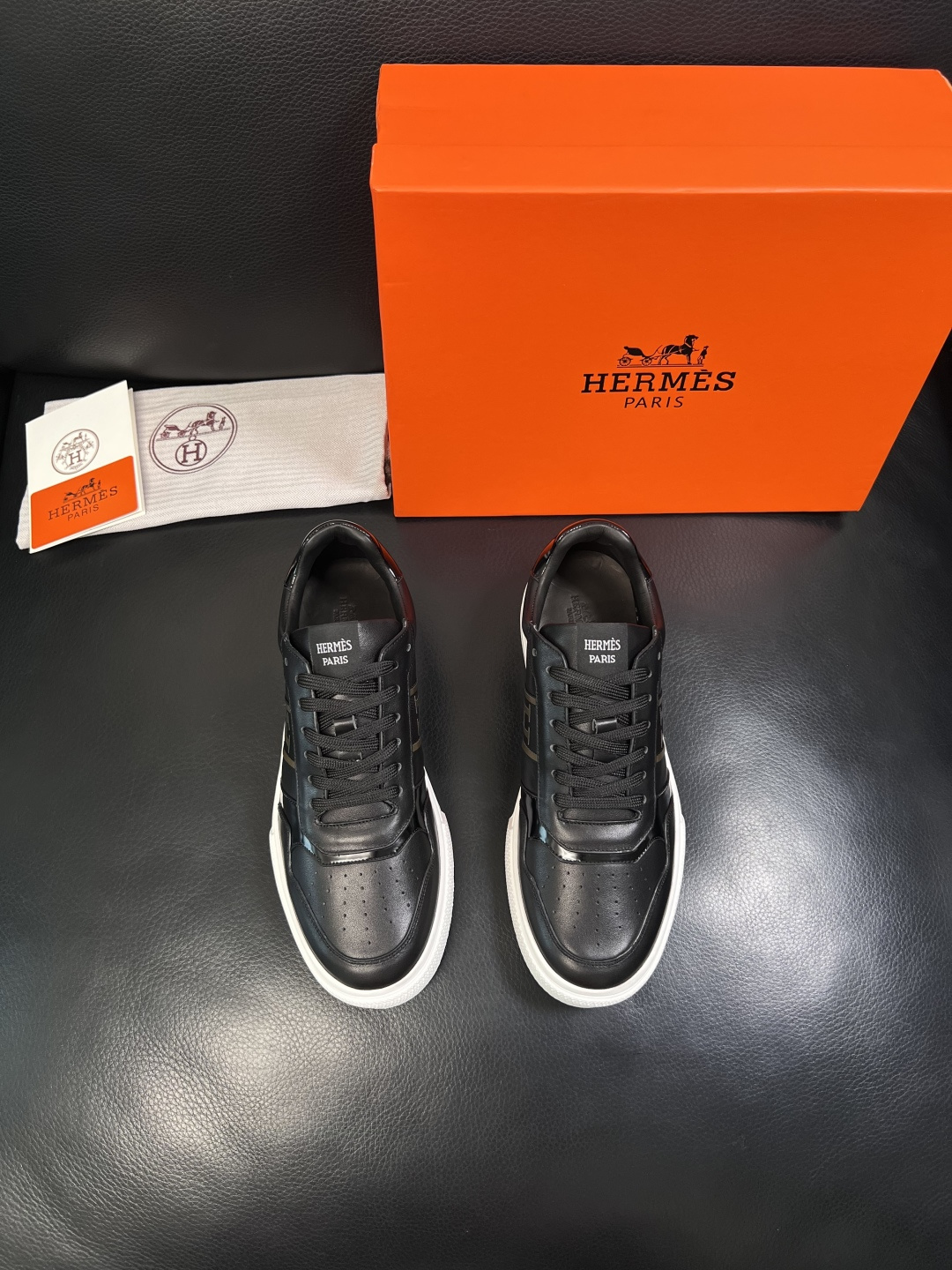 Hermes  高品质  顶级工艺品  爱马仕 专柜同步发售原厂配置，意大利进口原版牛皮面料，高品质拼接