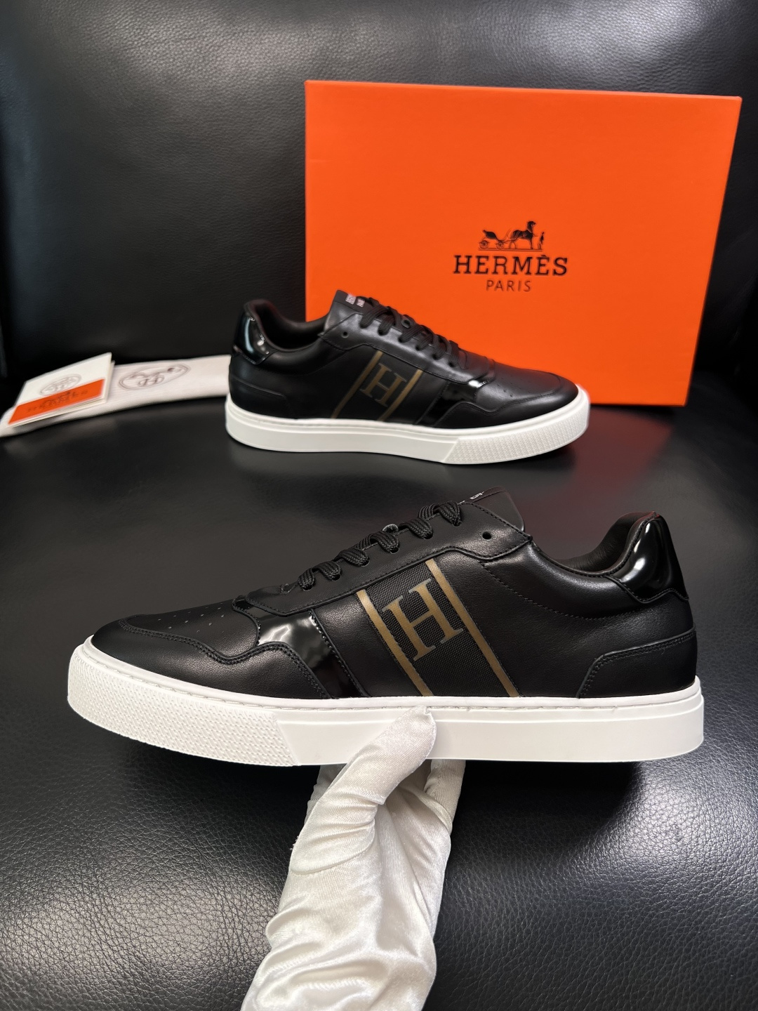 Hermes  高品质  顶级工艺品  爱马仕 专柜同步发售原厂配置，意大利进口原版牛皮面料，高品质拼接