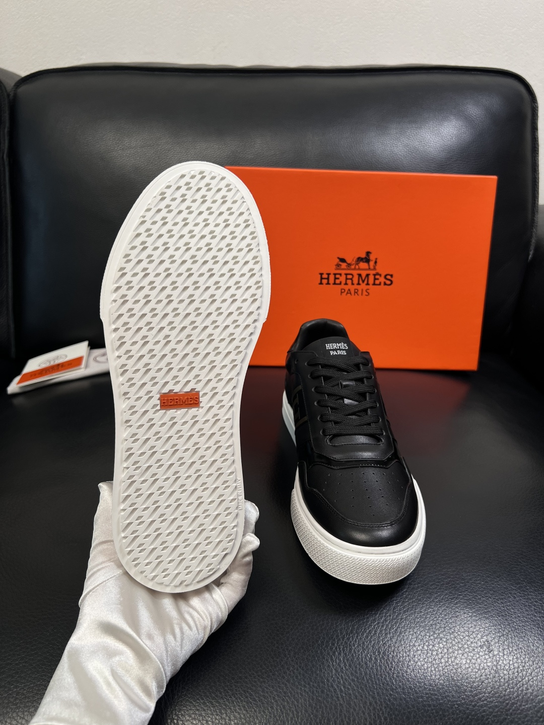 Hermes  高品质  顶级工艺品  爱马仕 专柜同步发售原厂配置，意大利进口原版牛皮面料，高品质拼接