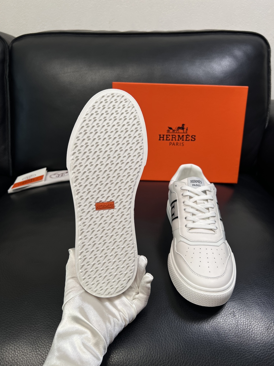 Hermes  高品质  顶级工艺品  爱马仕 专柜同步发售原厂配置，意大利进口原版牛皮面料，高品质拼接