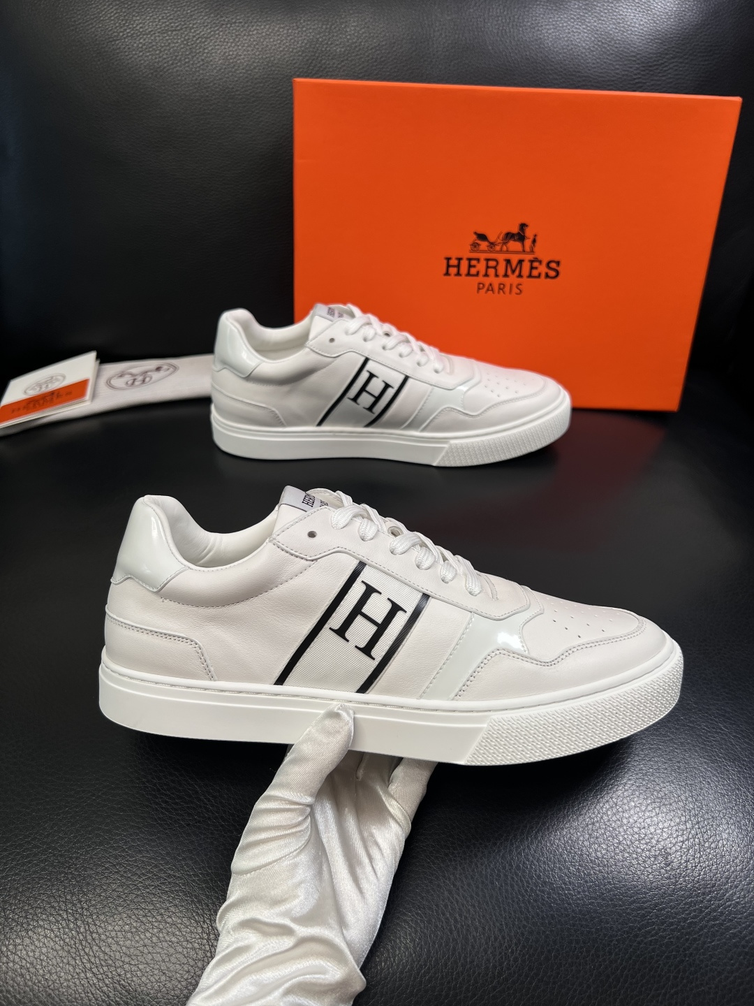 Hermes  高品质  顶级工艺品  爱马仕 专柜同步发售原厂配置，意大利进口原版牛皮面料，高品质拼接