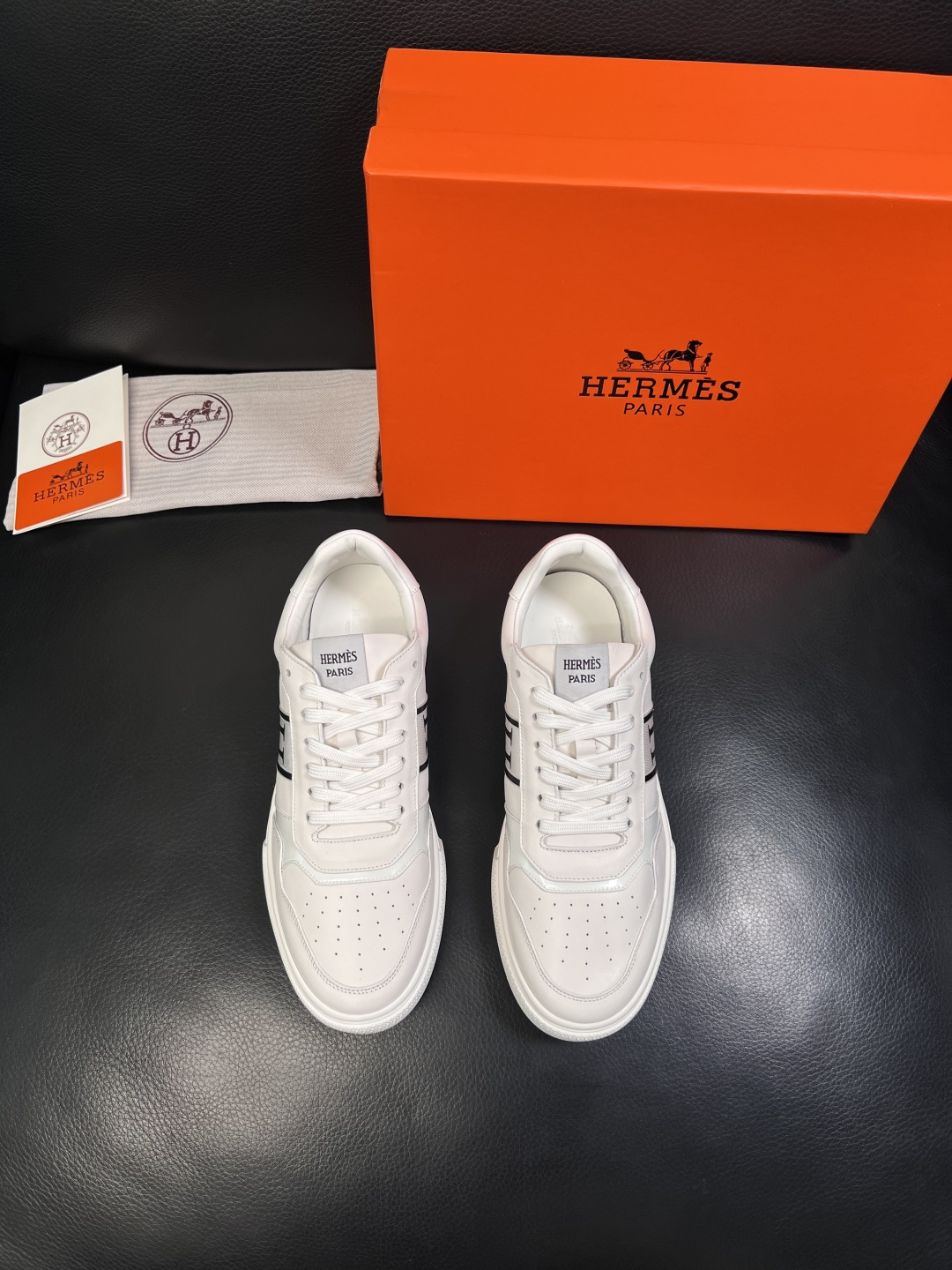 Hermes  高品质  顶级工艺品  爱马仕 专柜同步发售原厂配置，意大利进口原版牛皮面料，高品质拼接