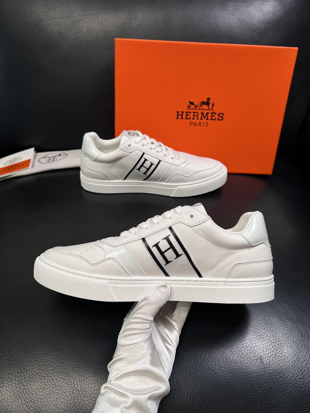 Hermes  高品质  顶级工艺品  爱马仕 专柜同步发售原厂配置，意大利进口原版牛皮面料，高品质拼接