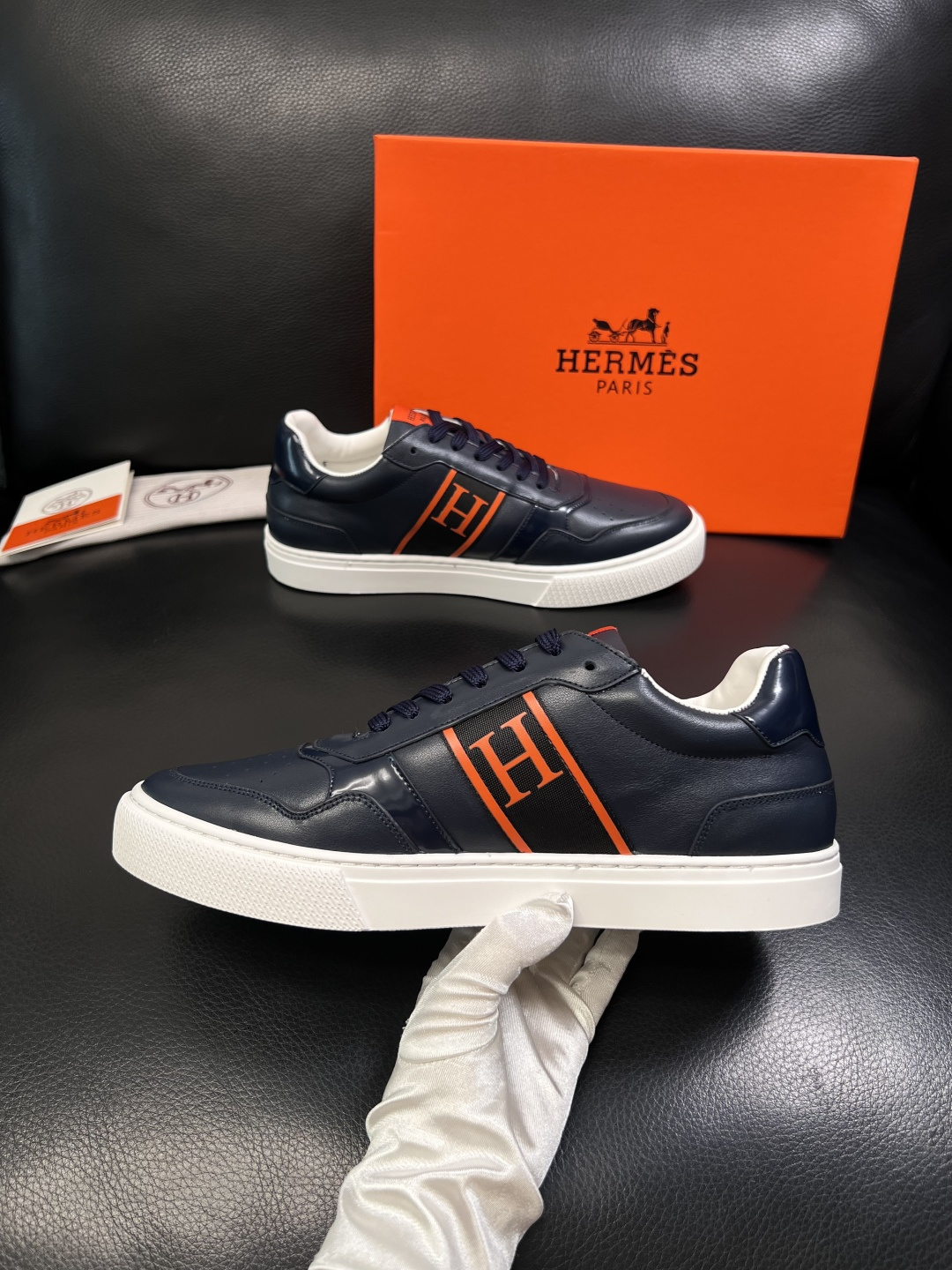 Hermes  高品质  顶级工艺品  爱马仕 专柜同步发售原厂配置，意大利进口原版牛皮面料，高品质拼接