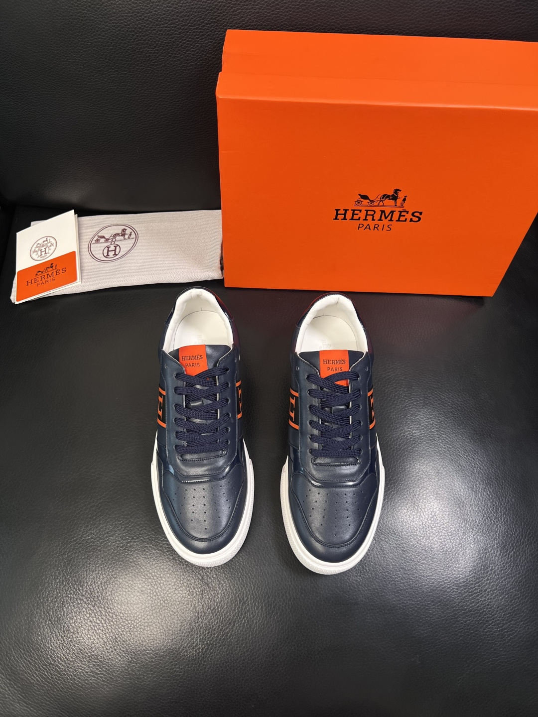 Hermes  高品质  顶级工艺品  爱马仕 专柜同步发售原厂配置，意大利进口原版牛皮面料，高品质拼接