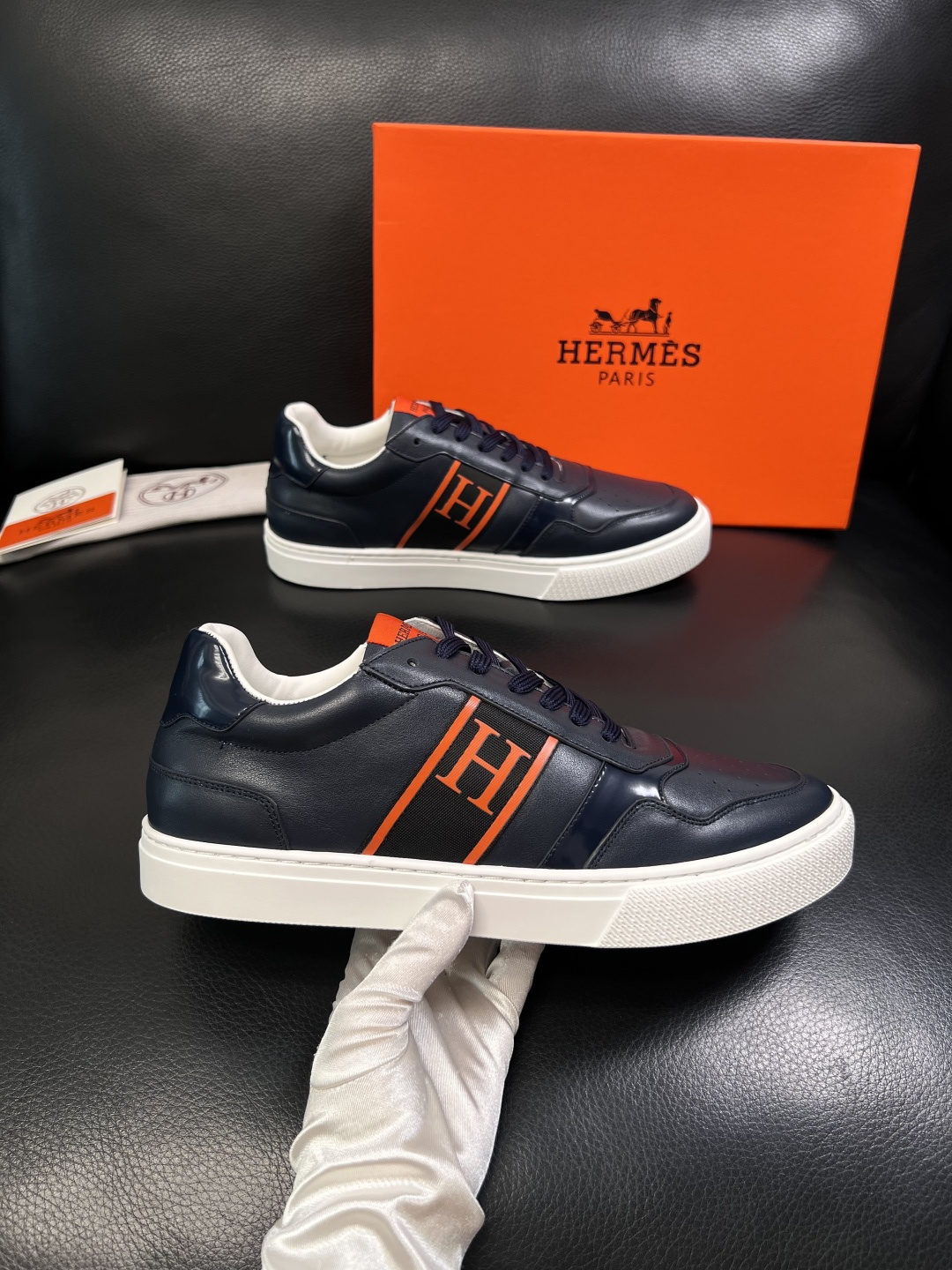 Hermes  高品质  顶级工艺品  爱马仕 专柜同步发售原厂配置，意大利进口原版牛皮面料，高品质拼接