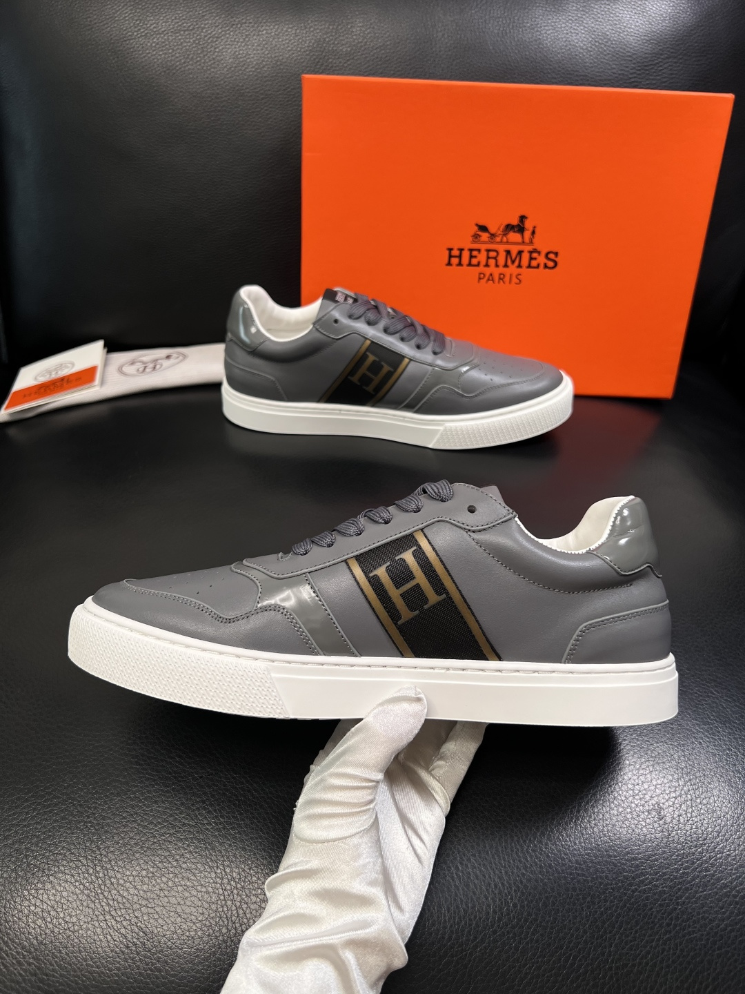 Hermes  高品质  顶级工艺品  爱马仕 专柜同步发售原厂配置，意大利进口原版牛皮面料，高品质拼接